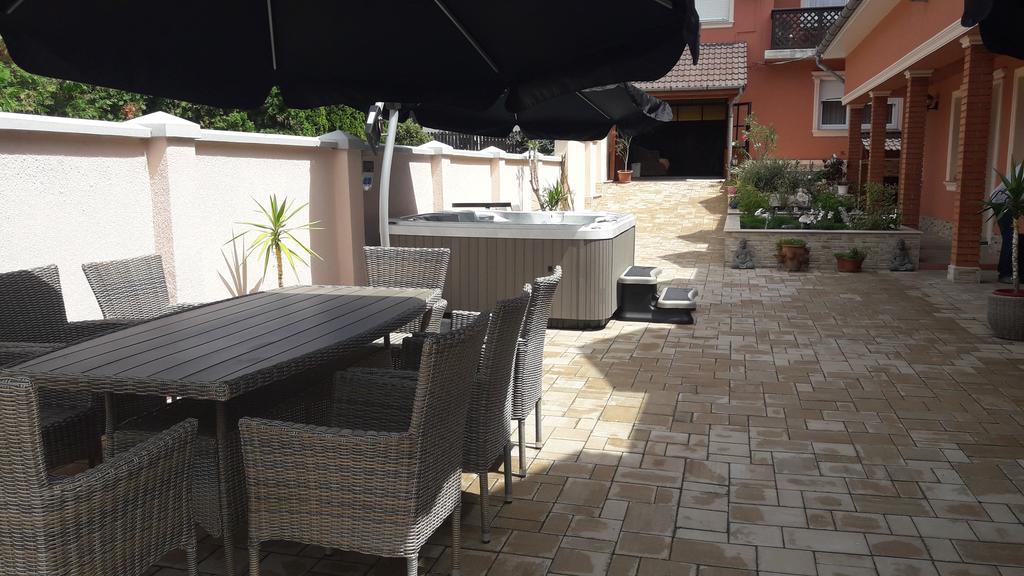 Hotel Csillag Panzió Vác Exterior foto